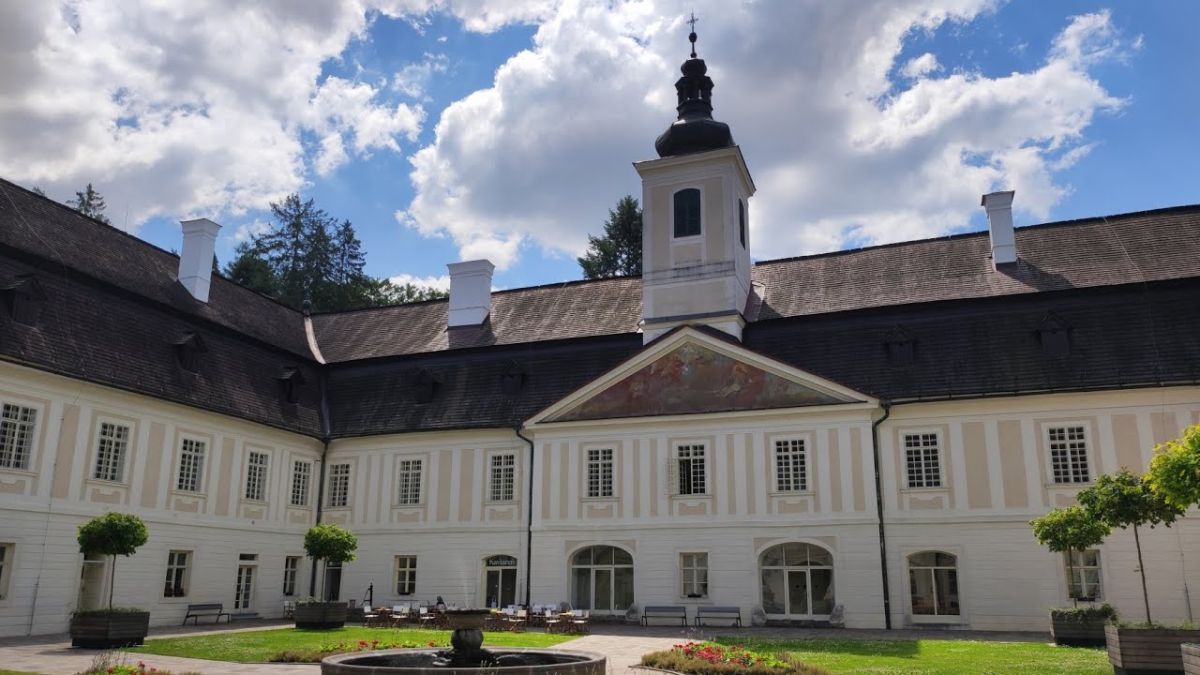 Kaštieľ svätý Anton: Kde sa história stretáva s eleganciou