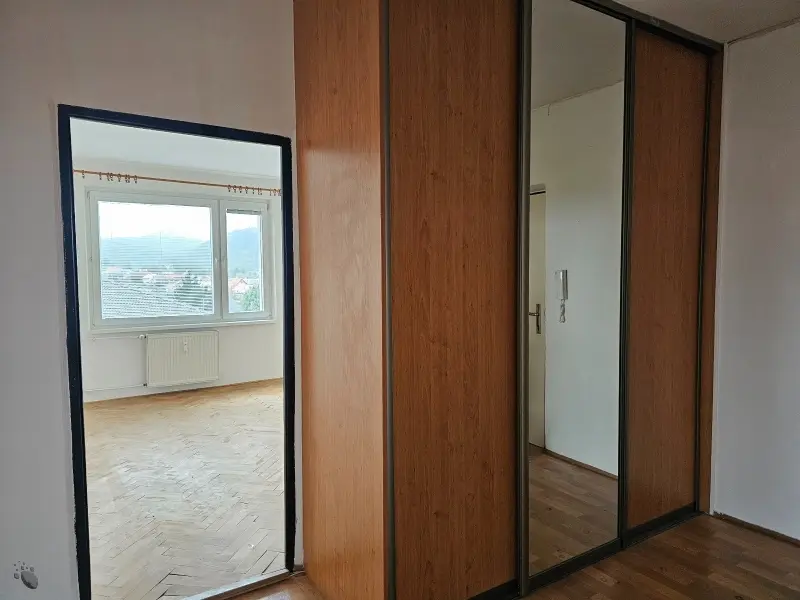 4‑izbový byt s dvomi balkónmi – Ilava, Medňanská ulica (86 m²) – foto 6