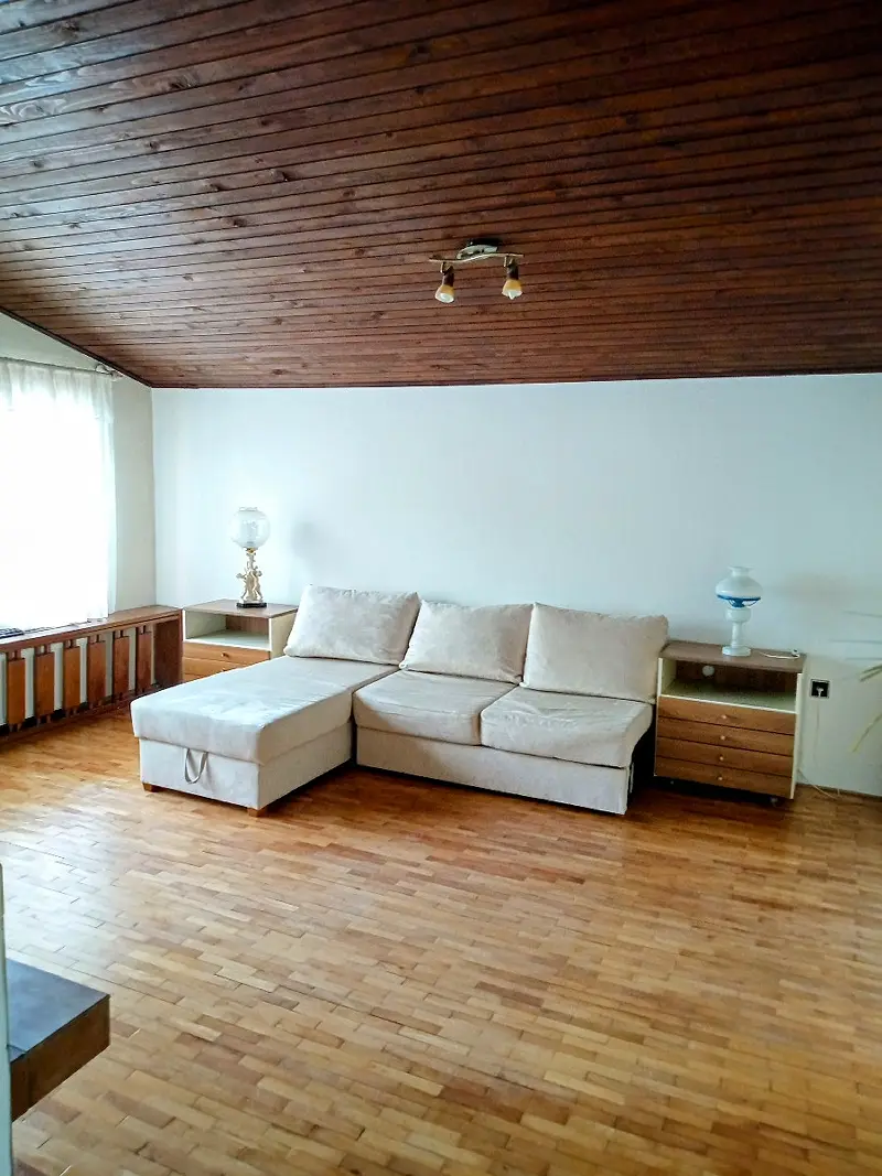 Prenájom pekný RD, záhrada 4á, terasa, krb, horský park, parkovanie – foto 10