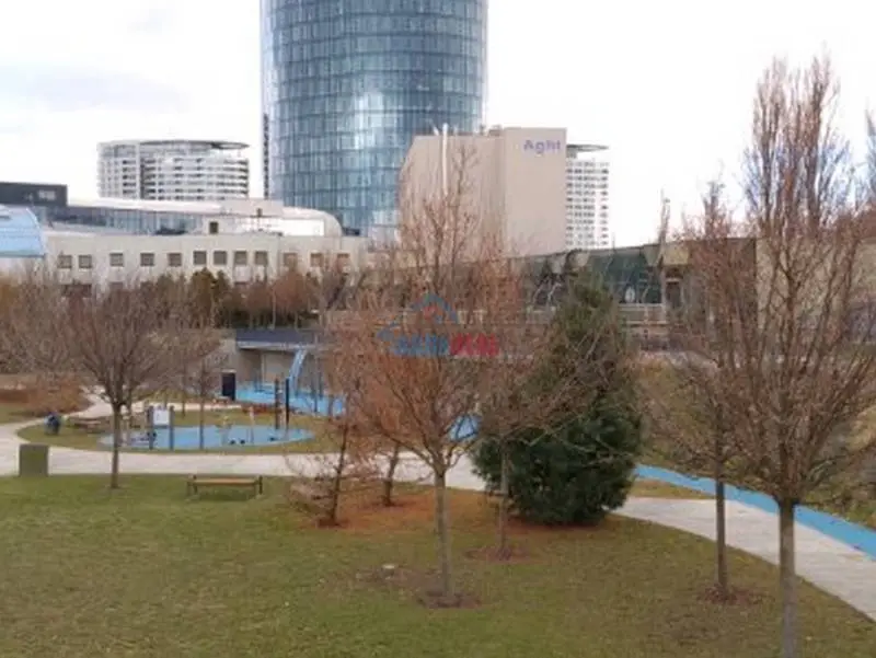 2-izb byt pri zimnom štadióne, parking – foto 12