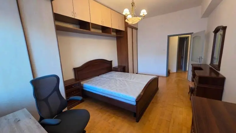 Prenájom priestranného 3-izbového bytu, 87 m² – Krížna ulica, staré Mesto – foto 5