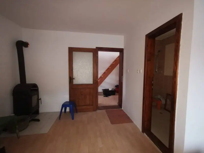 Rodinný dom – 2 Časti domu, stodola, pozemok 658 m² – foto 13
