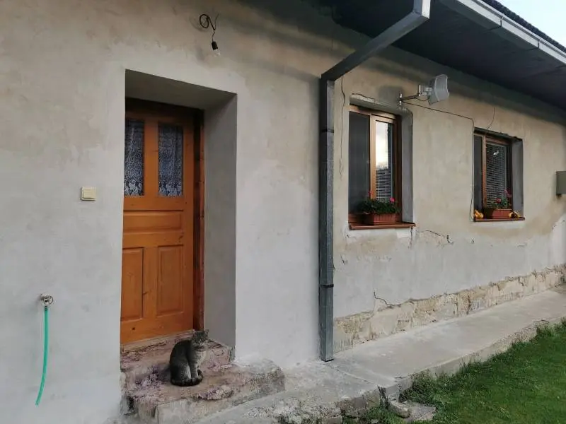 Rodinný dom – 2 Časti domu, stodola, pozemok 658 m² – foto 3
