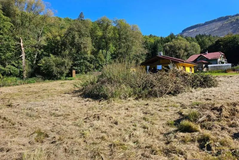 Stavebný pozemok pri lese s Potokom – Ladce – foto 4