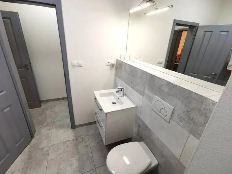 Prenájom: 2-izbový byt s veľkou zasklenou terasou – Bratislava – foto 12