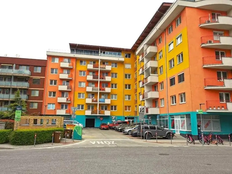 Prenájom: 2-izbový byt s veľkou zasklenou terasou – Bratislava – foto 16