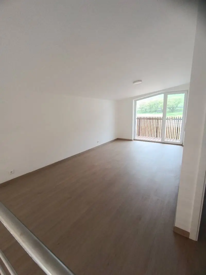 Moderný 5-izbový dom na prenájom v obci Drienovská Nová Ves – foto 13