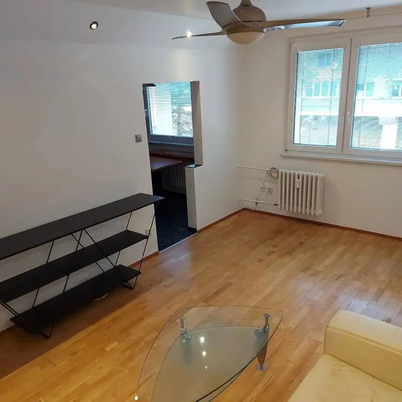 Priestranný 4-izbový byt s klimatizáciou a balkónom – Vrakuňa (Toryská), Voľný ihneď – foto 6