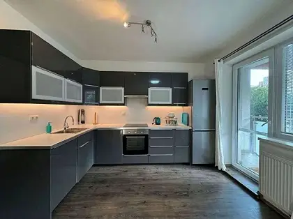Moderný 2,5 izbový byt v novostavbe na začiatku Petržalky – Zariadený, balkón, TOP lokalita