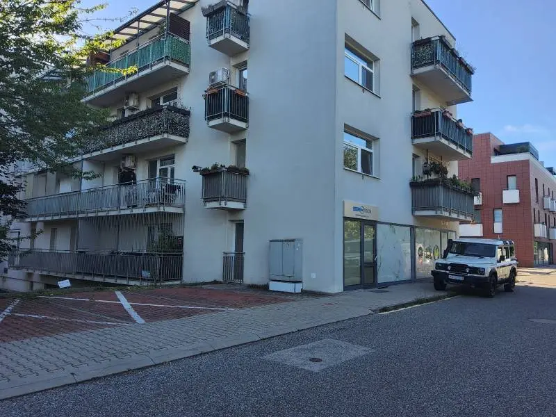 Na dlhodobý prenájom priestranný 3-izbový byt, 80,79 m² s parkovacím miestom v Záhorskej Bystrici – foto 12
