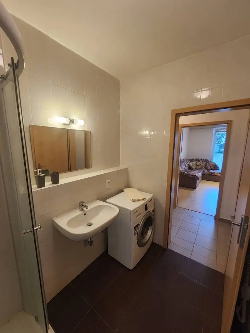 Na dlhodobý prenájom priestranný 3-izbový byt, 80,79 m² s parkovacím miestom v Záhorskej Bystrici – foto 8