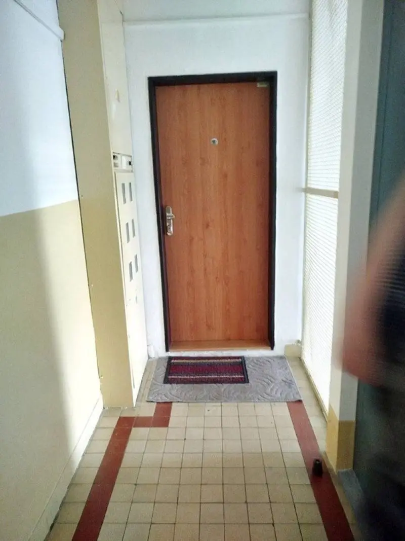 1-izbový byt, 42 m², murovaná pivnica 3 m², zariadenie. – foto 2