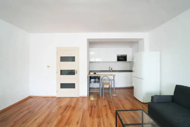 Petržalka – Budatínska, moderný 1-izbový byt PO kompletnej rekonštrukcii, parkovanie – foto 5