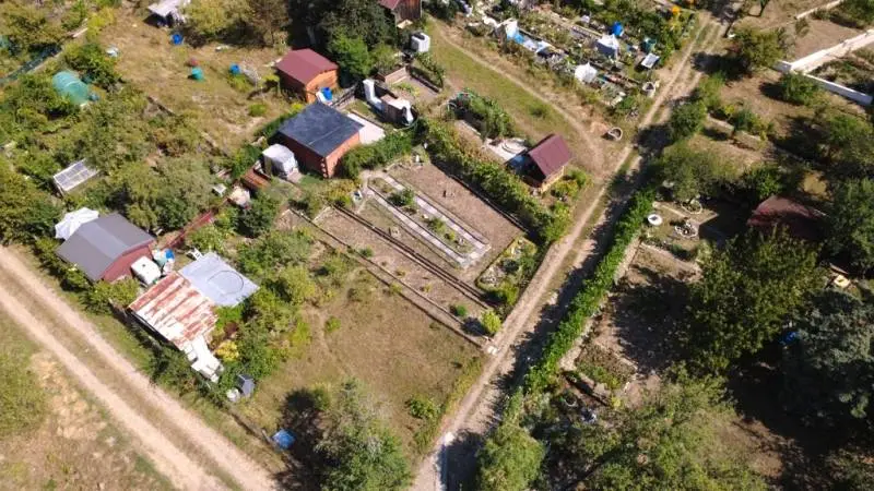 Záhrada s chatkou na hlinách - Zvolen – foto 3