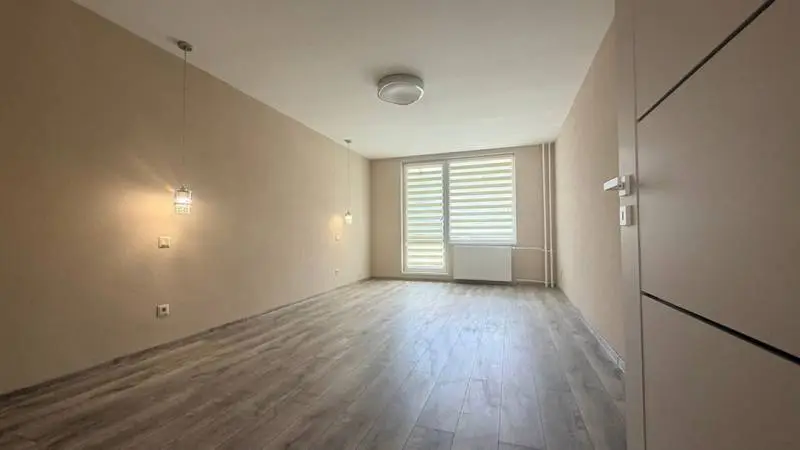 Nádherný, kompletne novozrekonštruovaný 2-izbový byt s balkónom – Zvolen – foto 7