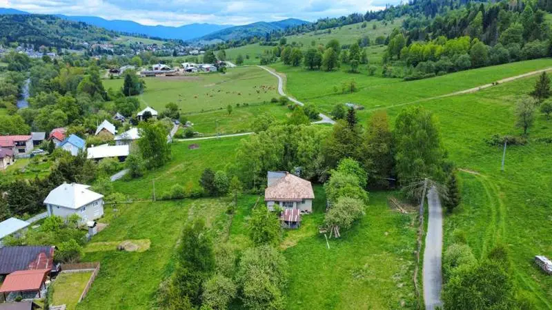Beňuš-Gašparovo, nádherný pozemok 3251 m² s RD v pôvodnom stave – foto 4