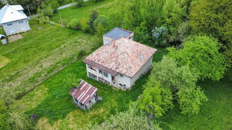 Beňuš-Gašparovo, nádherný pozemok 3251 m² s RD v pôvodnom stave – foto 9