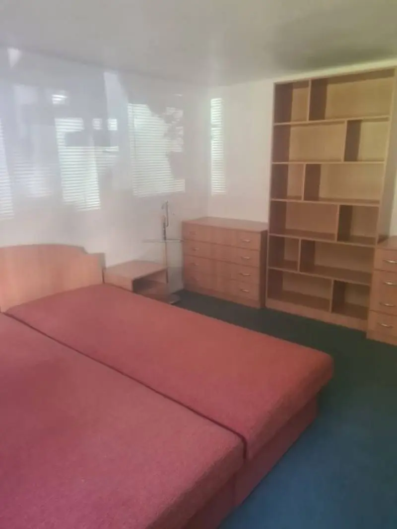 Zaujímavá väčšia nehnuteľnosť na bývanie, podnikanie, prípadne rekreáciu – foto 15
