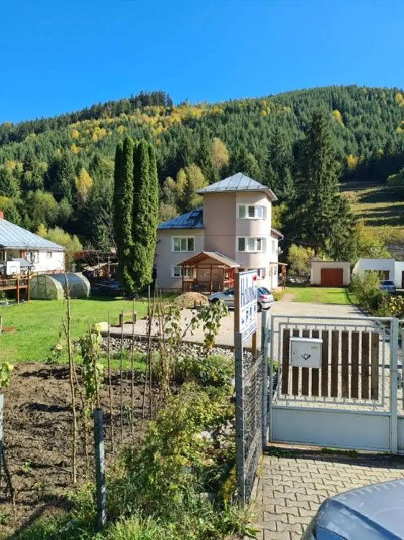 Zaujímavá väčšia nehnuteľnosť na bývanie, podnikanie, prípadne rekreáciu – foto 2