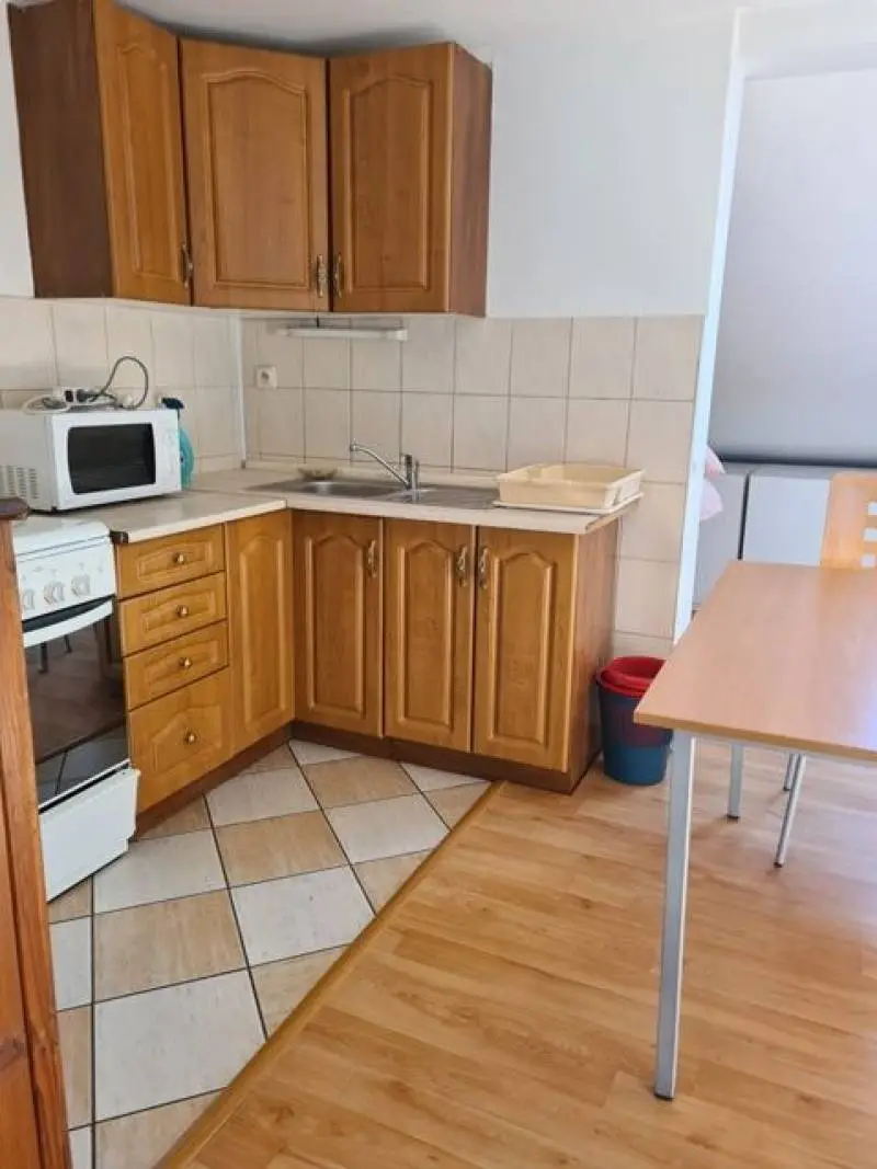 Zaujímavá väčšia nehnuteľnosť na bývanie, podnikanie, prípadne rekreáciu – foto 8