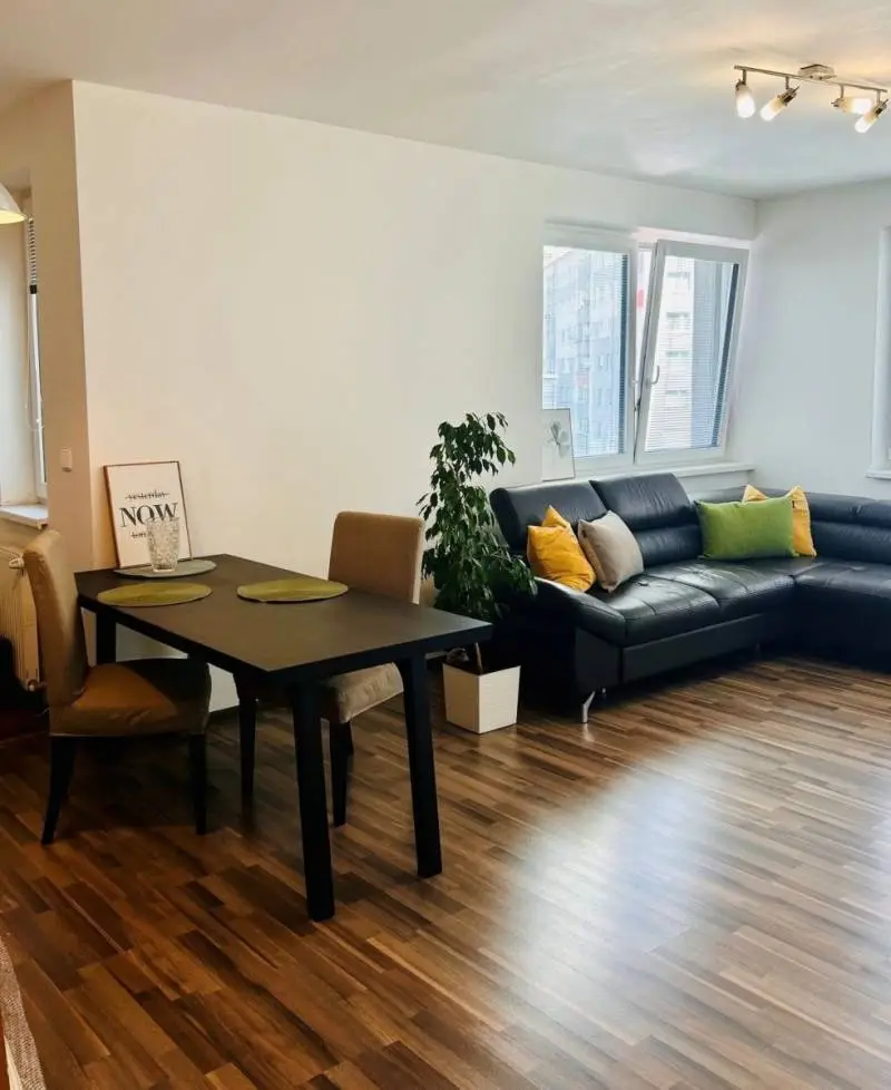 Veľký 2-izbový byt blízko centra – Pečnianska, Bratislava-Petržalka Cena: 750 €/mes. + 150 €/mes. – foto 2