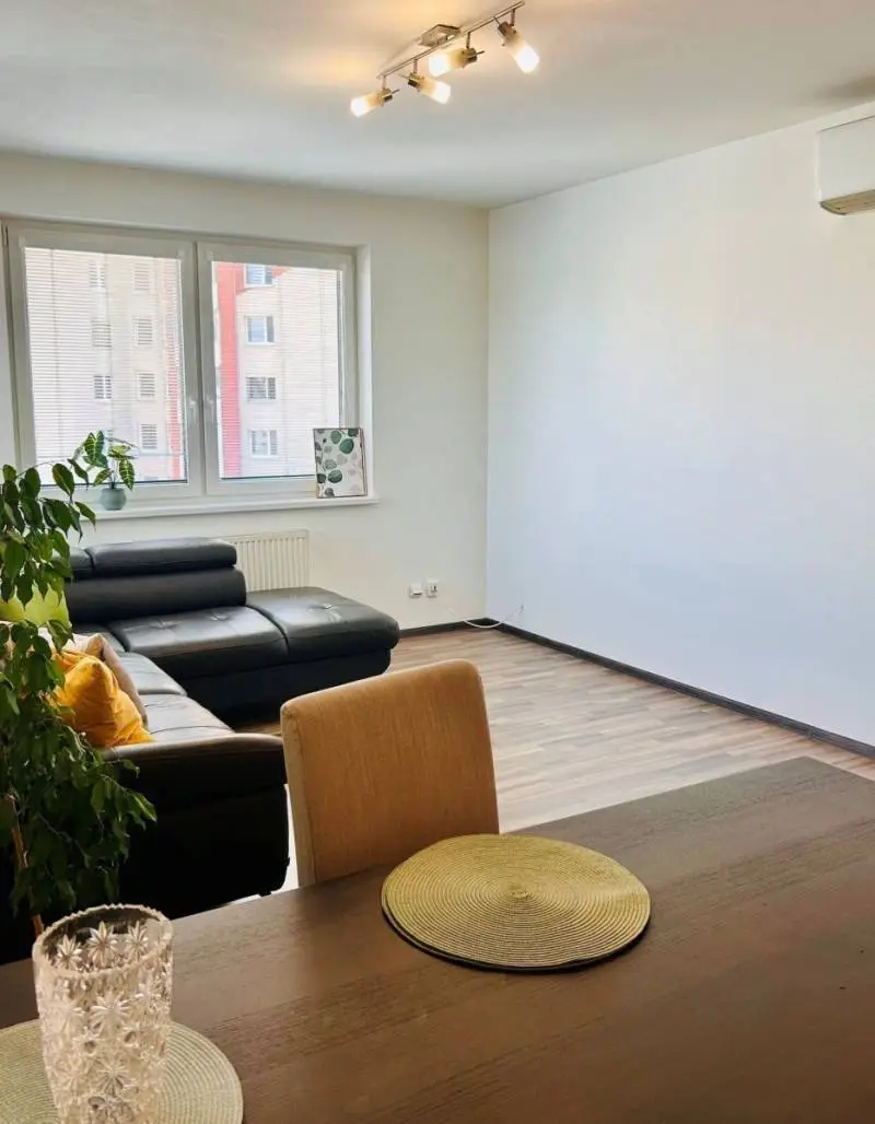 Veľký 2-izbový byt blízko centra – Pečnianska, Bratislava-Petržalka Cena: 750 €/mes. + 150 €/mes. – foto 3
