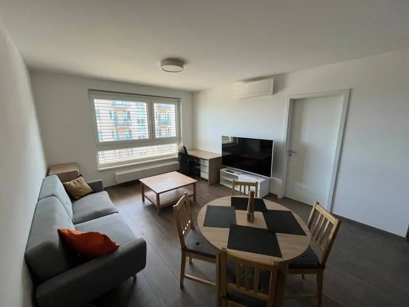 Stein – Kompletne zariadený 2-izbový byt s klimatizáciou Bratislava – Staré Mesto, 48 m², 6. – foto 4