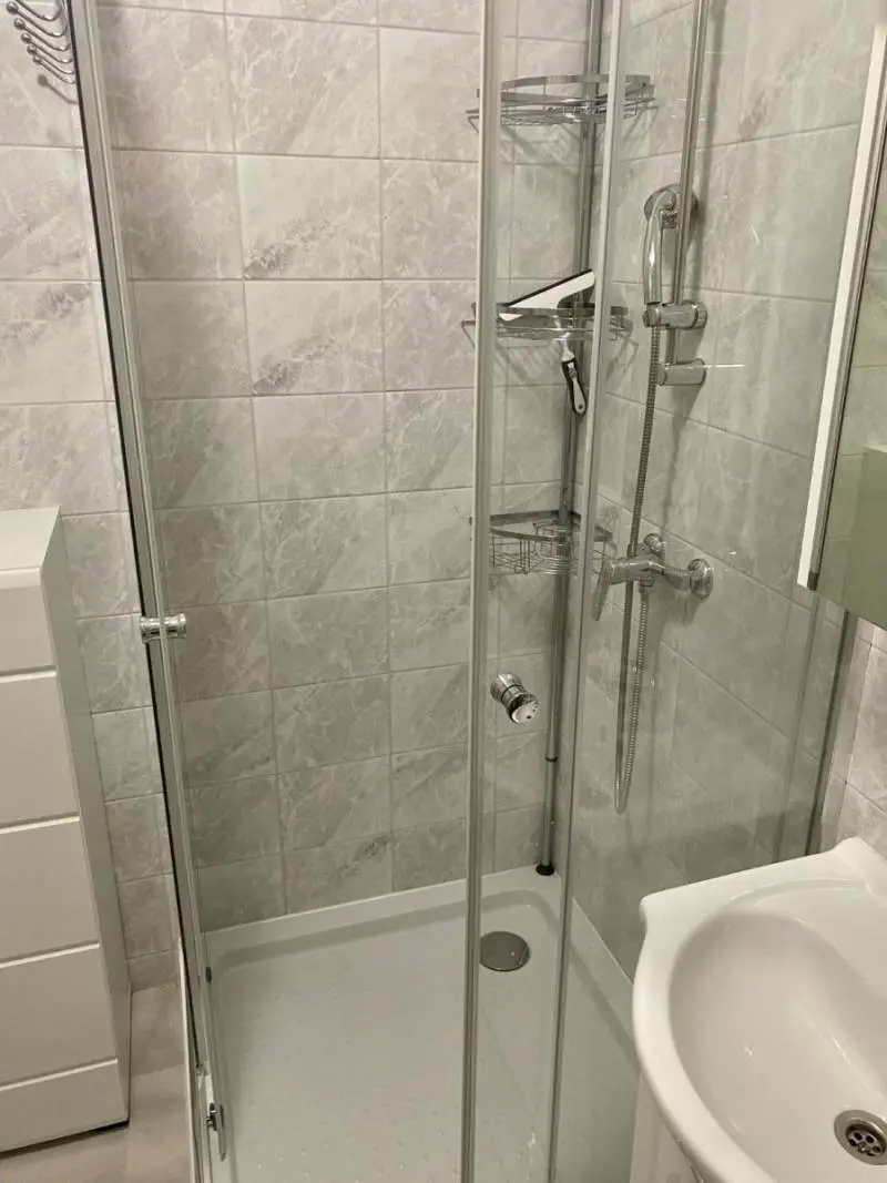 1-izbový slnečný byt s priestrannou loggiou a 2 garážovými parkovacími miestami – foto 12