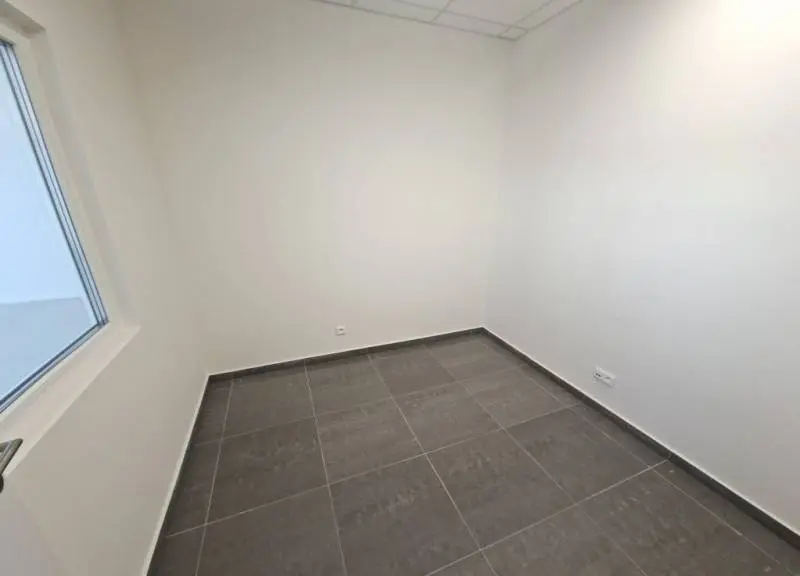 Prenájom obch. – Prevádzkového priestoru (440 m²) na Račianskej, Krasňany – foto 8