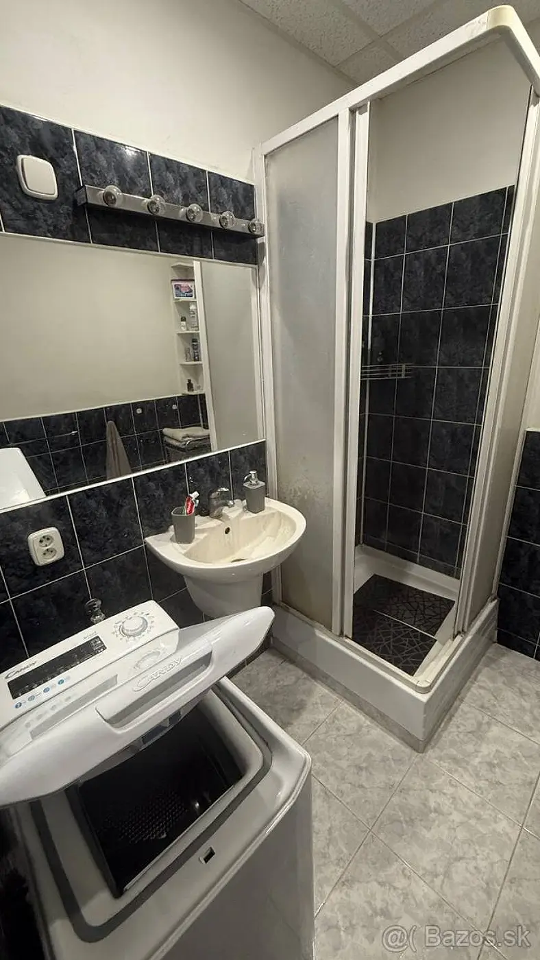 Na prenájom garsónka s balkónom v centre mesta Senica - Cheap app. – foto 4