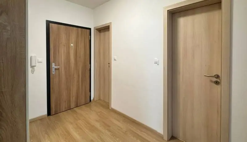 Prenájom Priestranného 2-izbového bytu s veľkým balkónom – Dlhé diely jána stanislava – foto 8