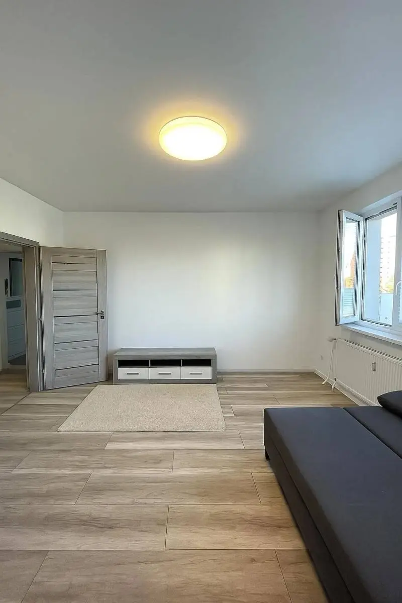 Ružinov – Hraničná, 2-izbový byt PO kompletnej rekonštrukcii, loggia – foto 4