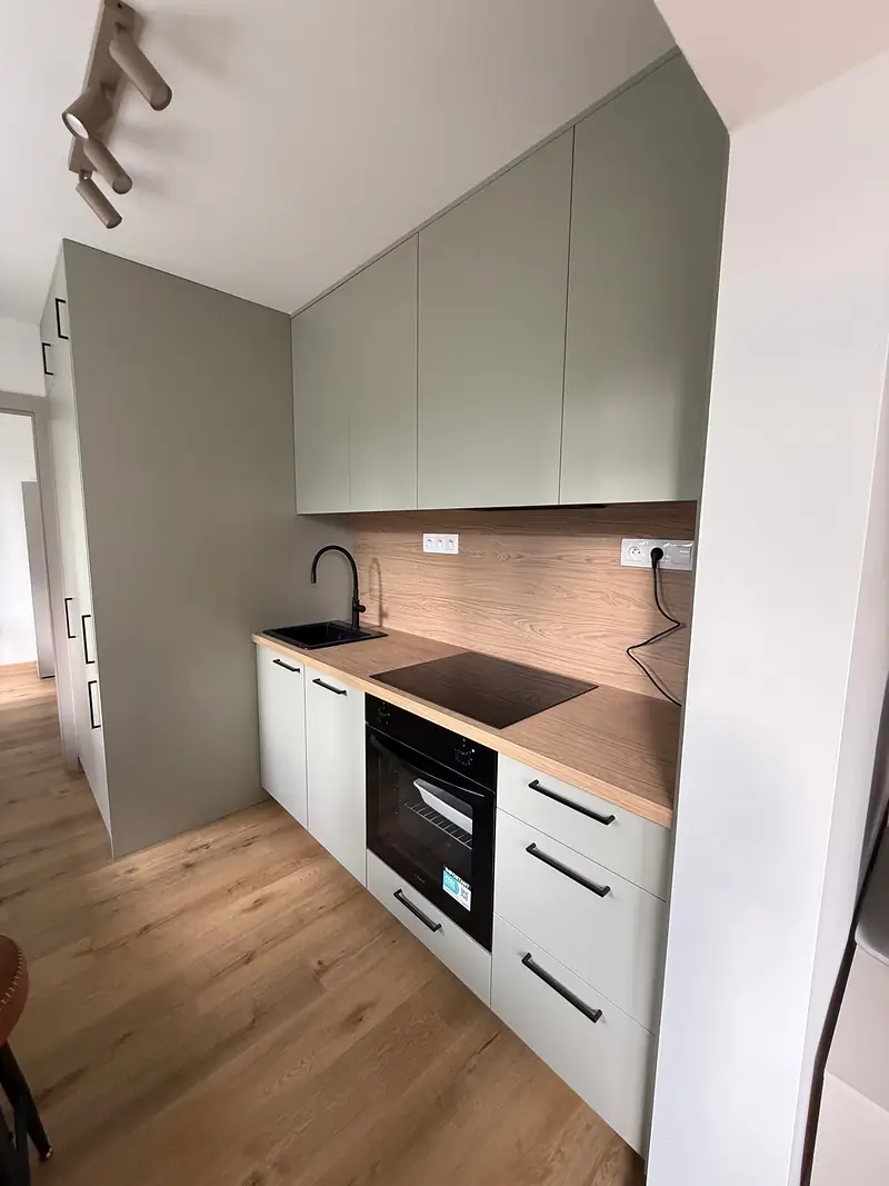 Na prenájom: čerstvo zrekonštruovaný 3-izbový byt s loggiou – Košice, terasa – foto 3