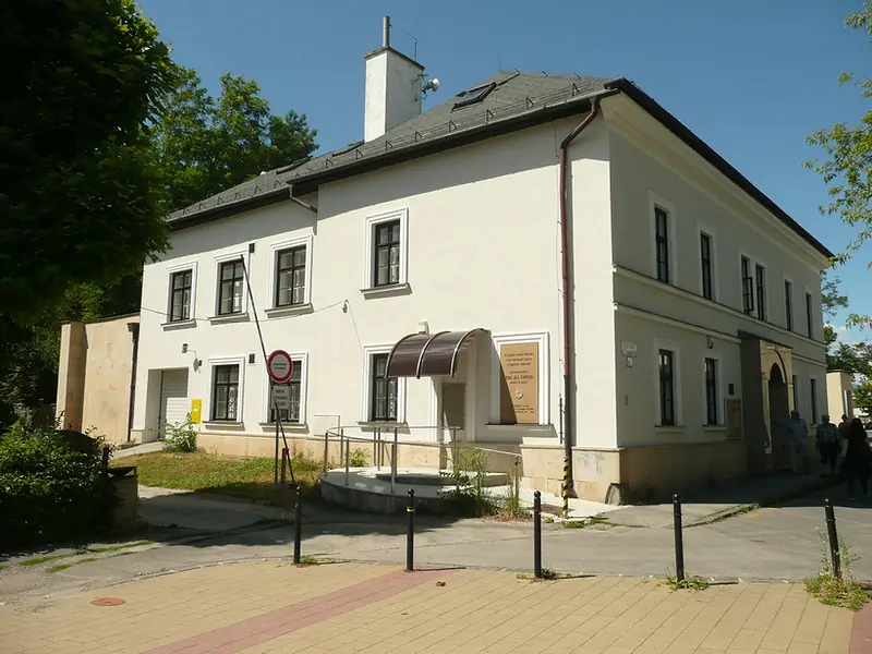 Obchodný priestor - Budova na predaj 797 m² Prievidza – foto 2