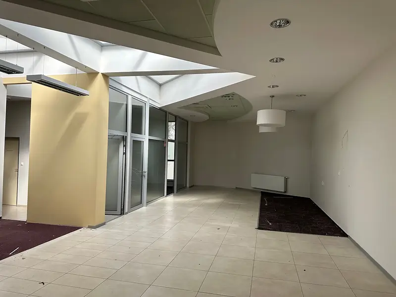 Obchodný priestor - Budova na predaj 797 m² Prievidza – foto 10