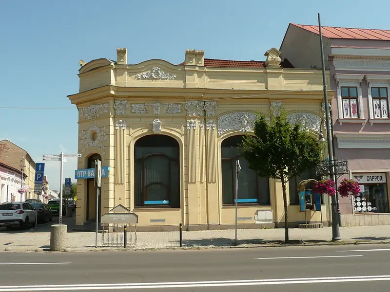 Obchodný priestor na predaj alebo prenájom Lučenec 821 m² – foto 2