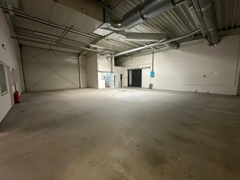 Obchodný priestor na predaj alebo prenájom Hurbanovo 937 m²+ – foto 3