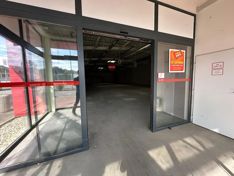 Obchodný priestor na predaj alebo prenájom Hurbanovo 937 m²+ – foto 5