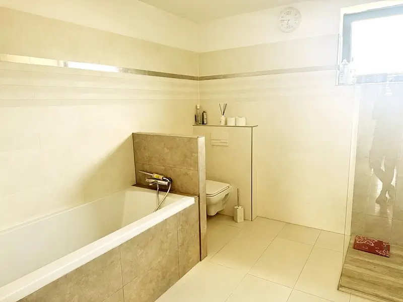 Nadštandardný RD s bazénom so slanou Vodou, pozemok 775 m². – foto 8