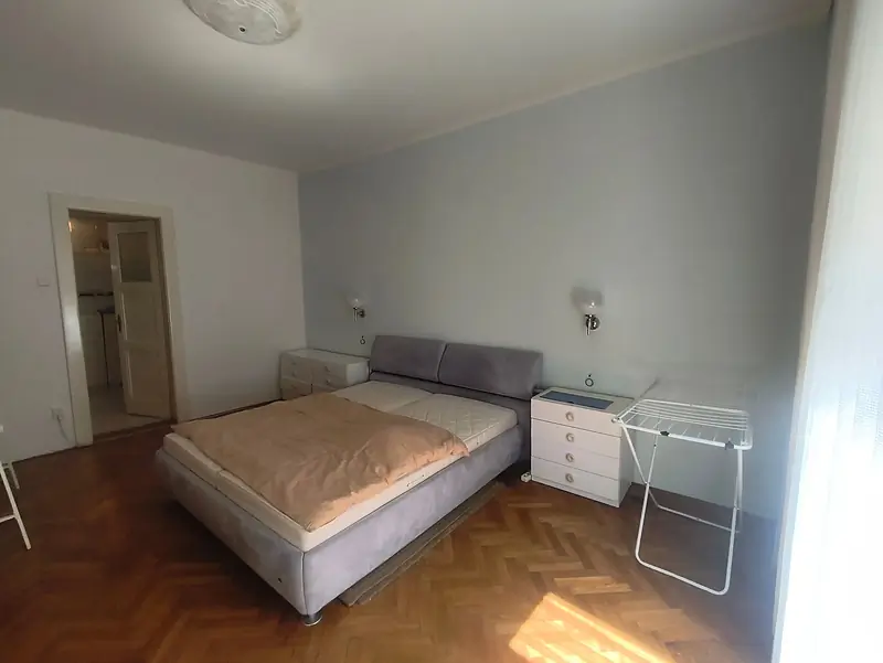 Prenájom: Veľkorysý 3-izbový byt s Vysokými stropmi a zeleňou – Björnsonova, staré Mesto – foto 4