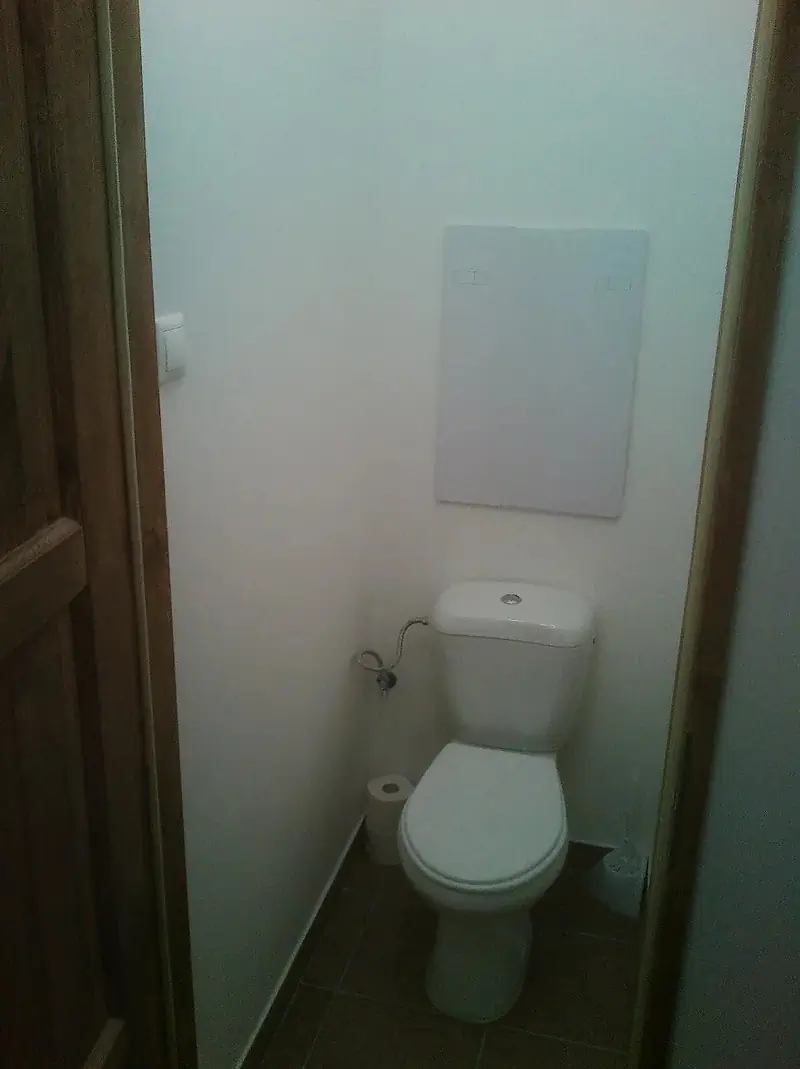 Rača – Krasňany, zrekonštruovaný 1-izbový byt s loggiou, 27 m², blízko lesa a MHD, horná ulica. – foto 6