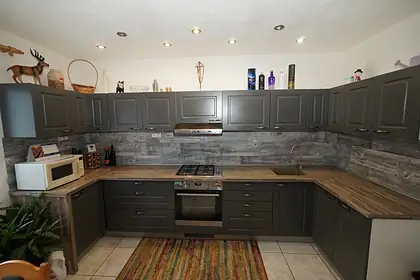 Zrrekonštruovaný RD s rovinatým pozemkom /1673 m² / Hriňová