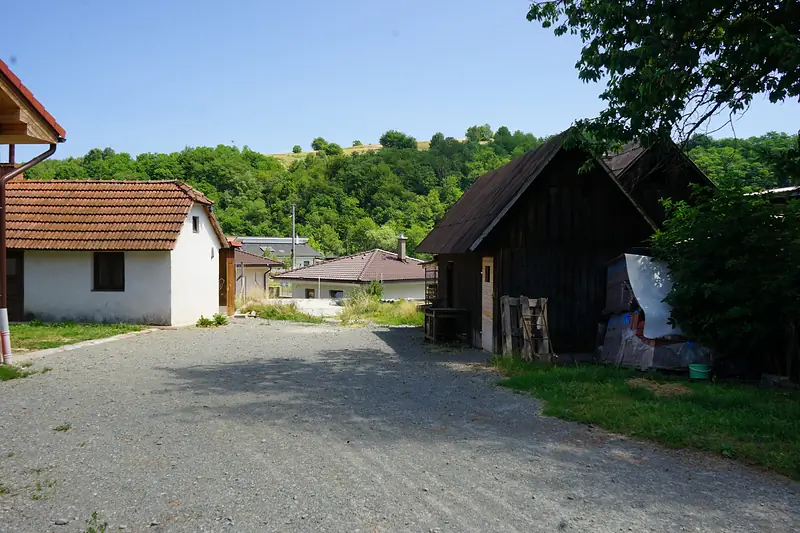 Zrrekonštruovaný RD s rovinatým pozemkom /1673 m² / Hriňová – foto 17