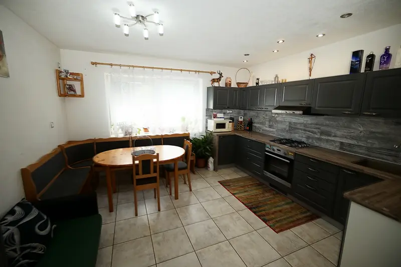 Zrrekonštruovaný RD s rovinatým pozemkom /1673 m² / Hriňová – foto 2