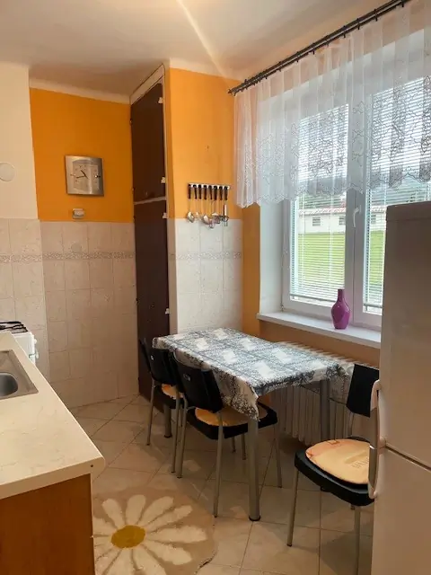 Super 2i byt s balkónom a zariadením v Závadke nad Hronom – foto 5