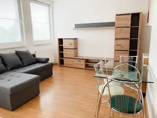 Ponúkame na prenájom väčší jednoizbový byt – Apartmán na ul. Tr. SNP - Terasa.