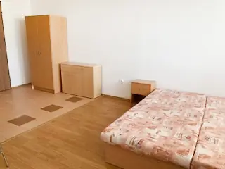 Ponúkame na prenájom väčší jednoizbový byt – Apartmán na ul. Tr. SNP - Terasa. – foto 4