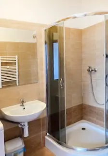 Ponúkame na prenájom väčší jednoizbový byt – Apartmán na ul. Tr. SNP - Terasa. – foto 7