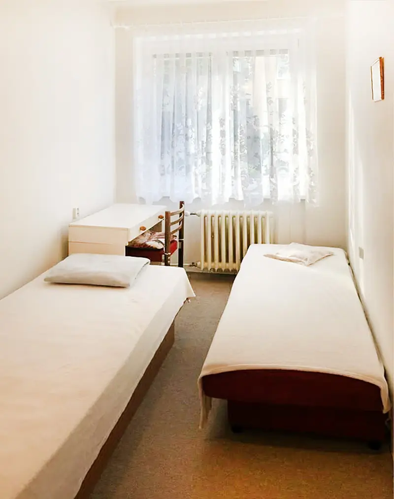 Ponúkam na prenájom priestranný 3-izbový, tehlový byt na Panelovej ulici. – foto 4