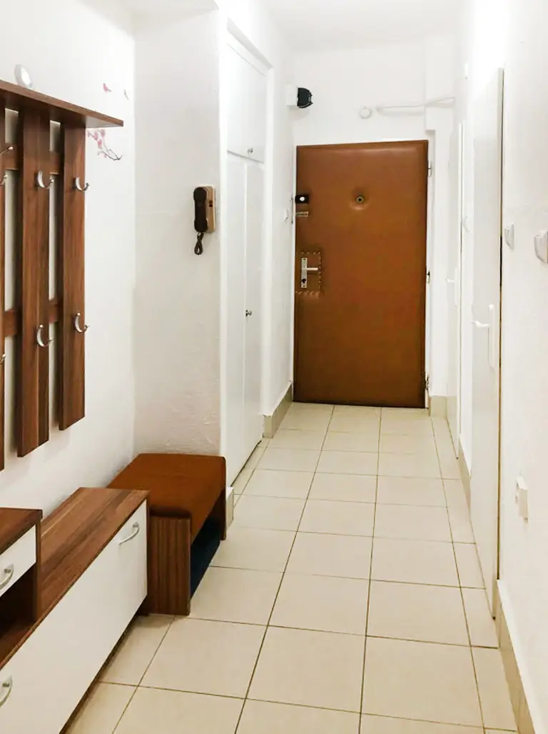 Ponúkam na prenájom priestranný 3-izbový, tehlový byt na Panelovej ulici. – foto 7
